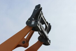 New JRB Nexus Cast Multi PickUp Coupler for Wheel Loaders Grading