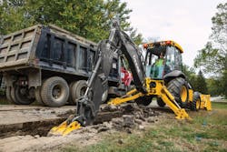 John Deere has recently upgraded the 310SL’s hydraulic system. John Deere has recently upgraded the 310SL’s hydraulic system.