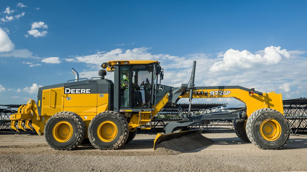 John Deere&rsquo;s 622, 672, 772, and 872 models all come with six-wheel drive.