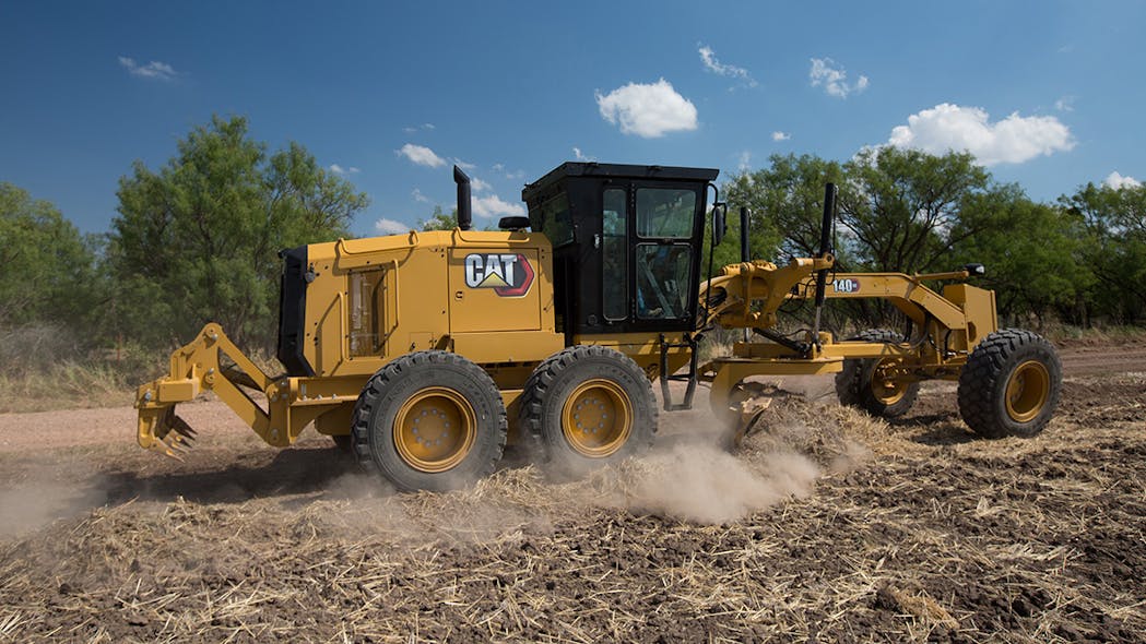 The CAT 140H allows operators to reach the toughest spots.